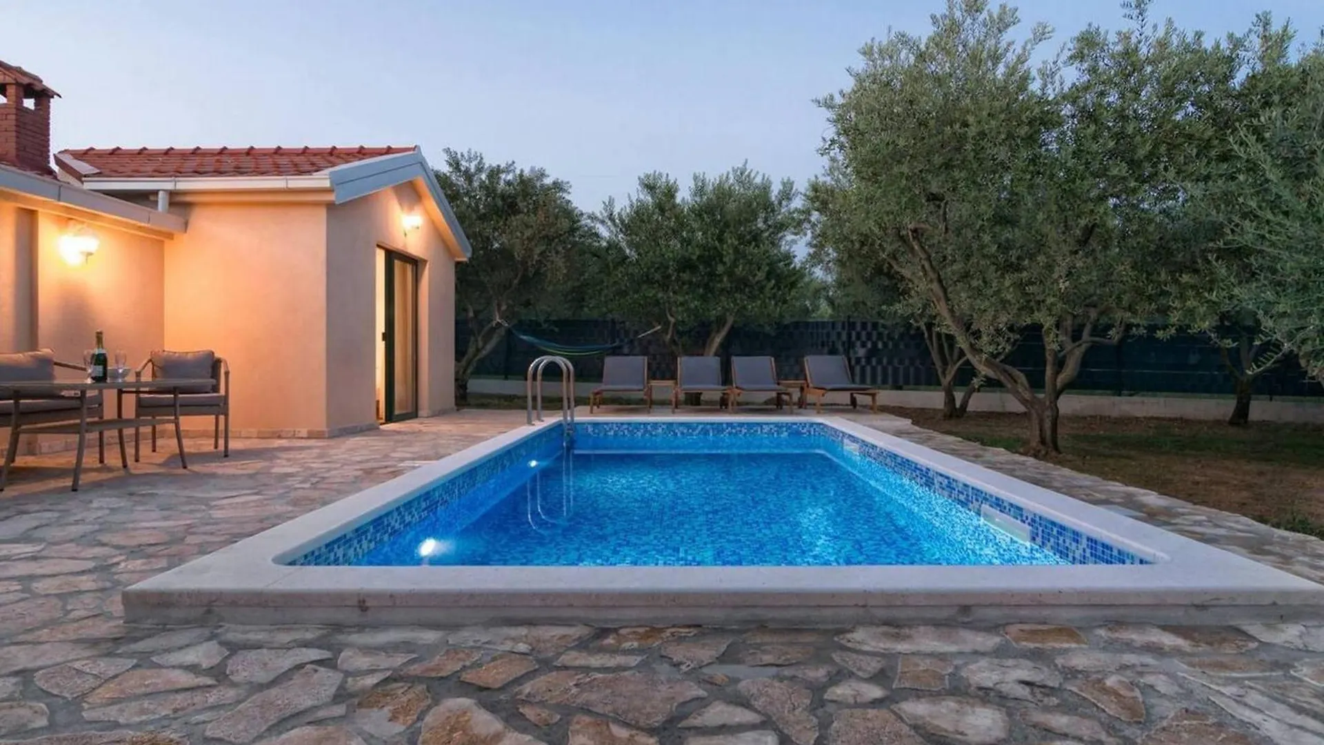 Hidden Gem Holiday Home With Pool In Kastel Stafilic Kaštela